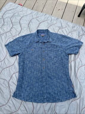Patagonia Men's Back Step shirt-Blue size L